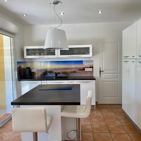 Confort Et Detente A Meze: Avec Jardin, 3 Chambres, Climatisation Et Wifi - Fr-1-604-1 Feriehus